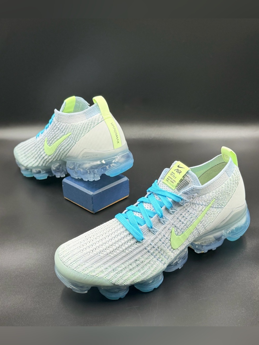 Nike Wmns Air VaporMax 3 'Pure Platinum Baltic Blue' - Picture 9 of 14
